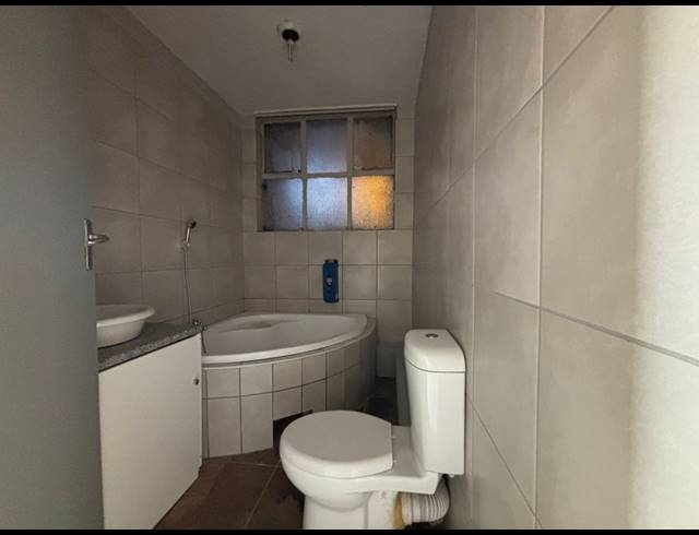3 BEDROOM FLAT FOR SALE IN VEREENIGING CENTRAL